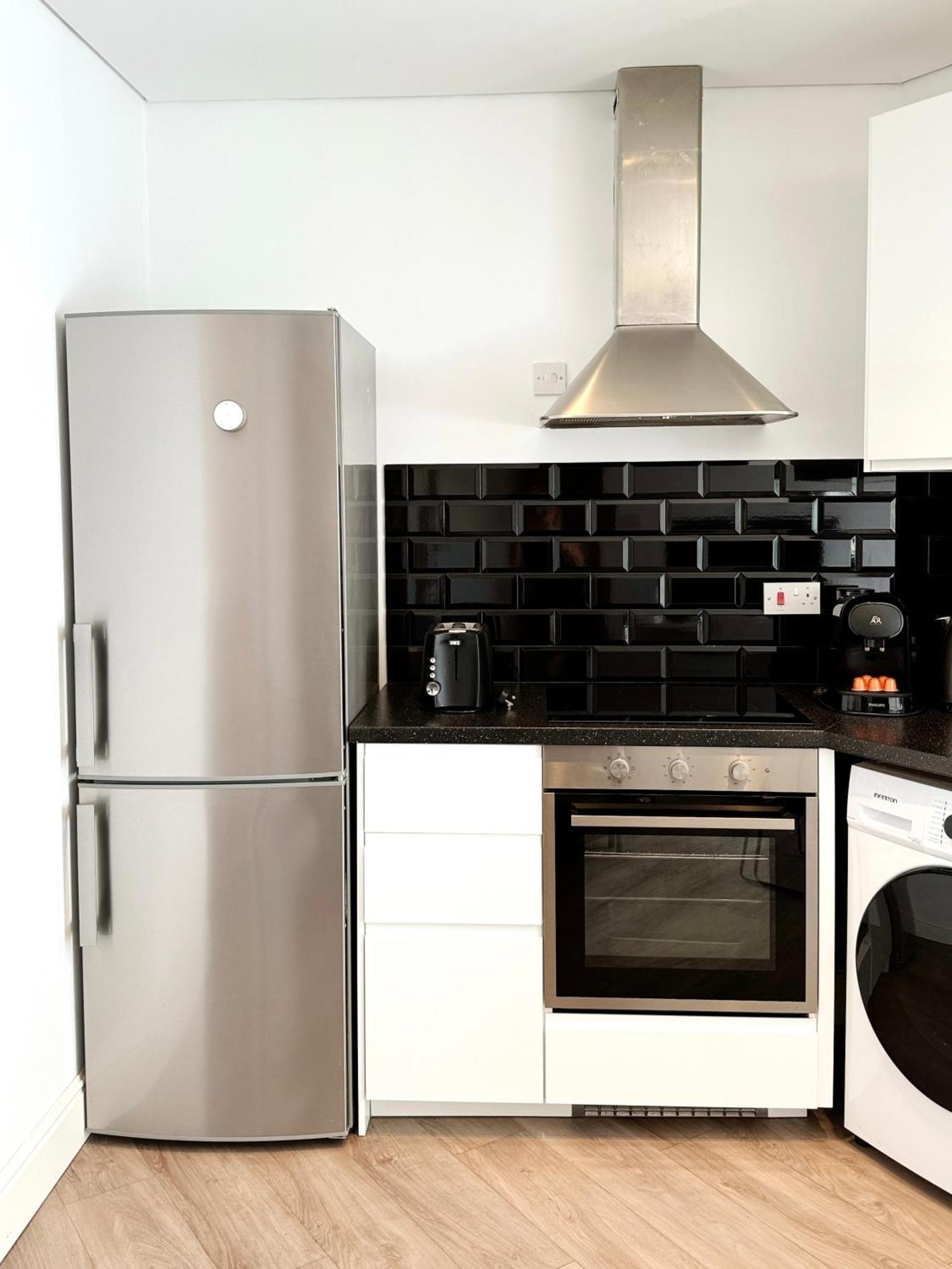 Modern City Centre Two Bedroom Windsor Apartment - Grand Central House Gibraltar Ngoại thất bức ảnh