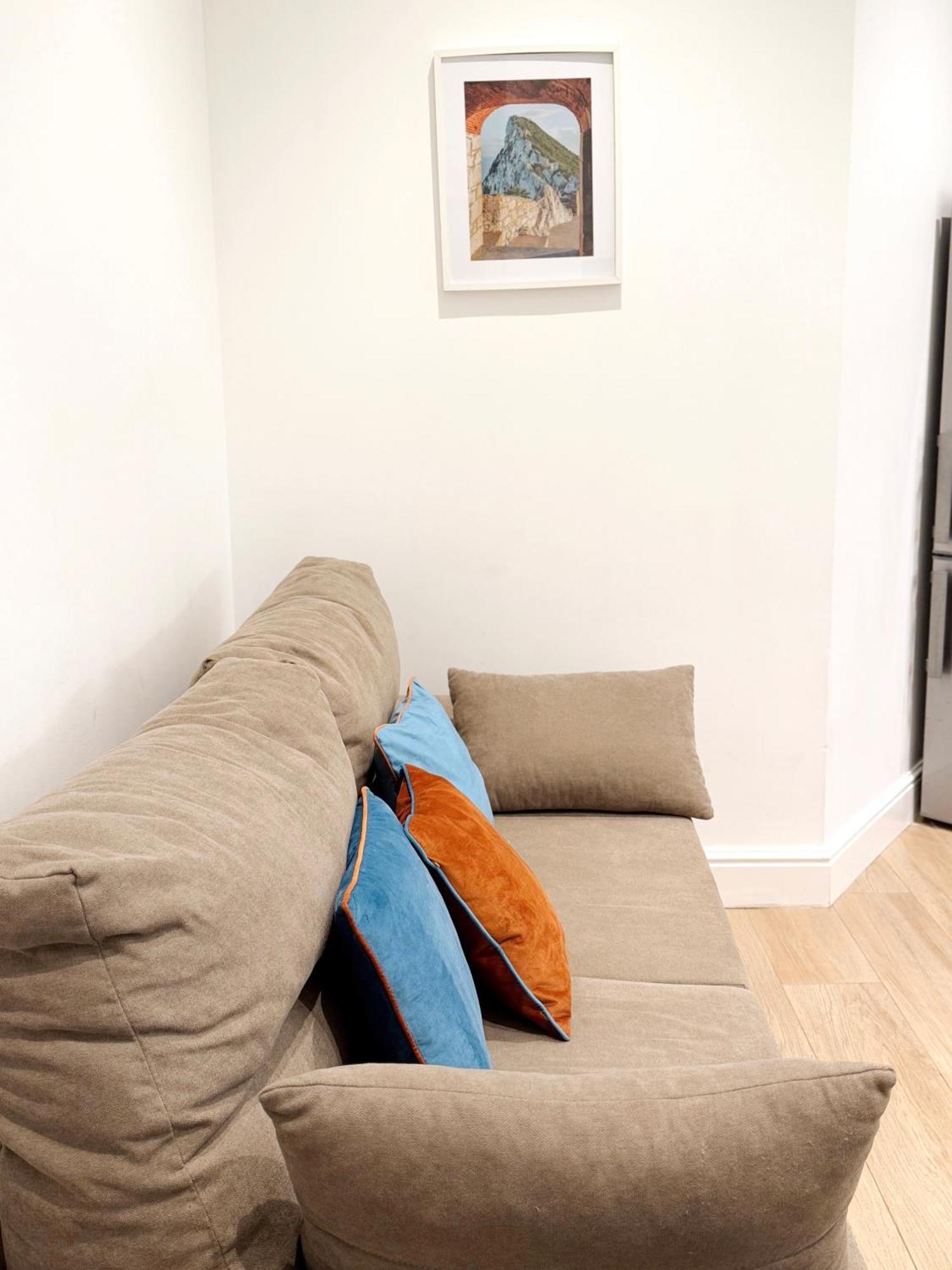 Modern City Centre Two Bedroom Windsor Apartment - Grand Central House Gibraltar Ngoại thất bức ảnh